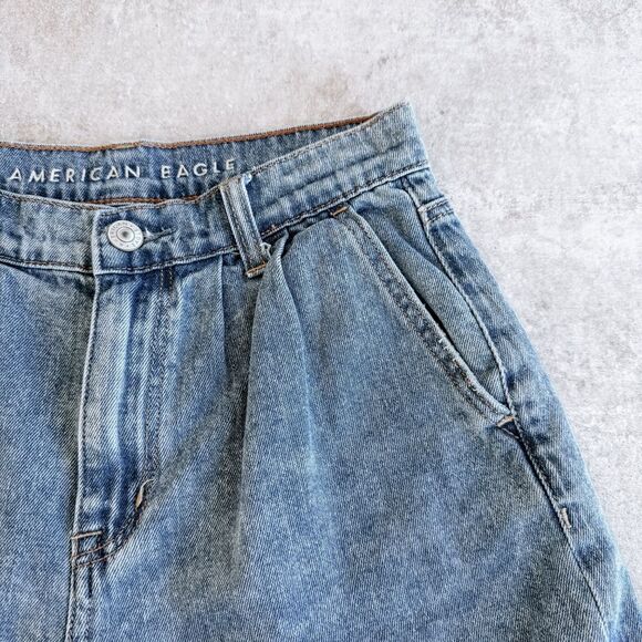 American Eagle High Rise Denim Cuffed Mom Short Size 00 - Picture 3 of 8